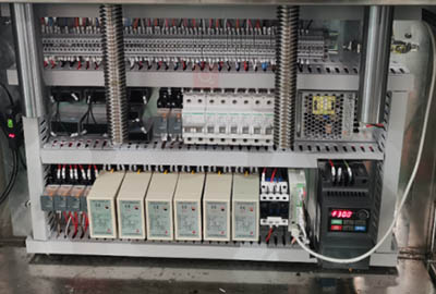 Auto Screw capping machine with cap elevator11