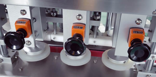 Laifọwọyi capping Machine24