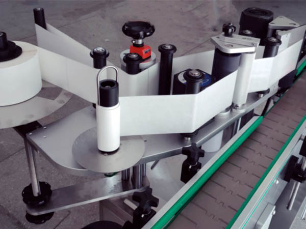 Automatic Labeling Machine For round bottles004