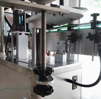Automatic Labeling Machine For round bottles7